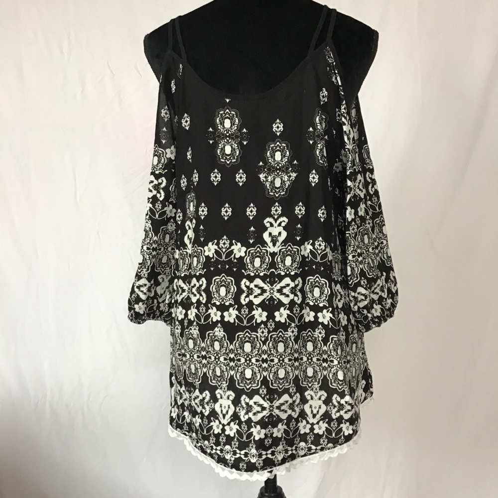 Meraki Patterned Top - Picture 2 of 4